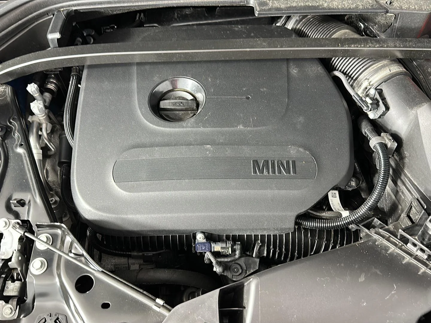 Used 2025 Indigo Sunset Blue Metallic MINI S image 28