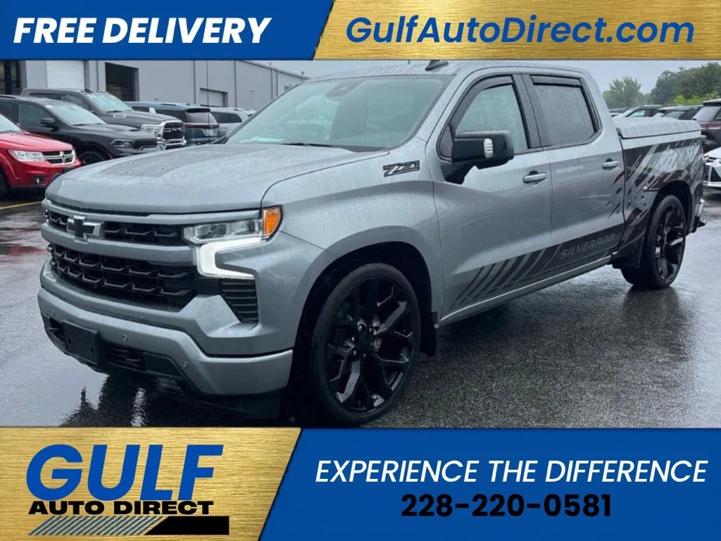 Used 2025 Gray Chevrolet RST image 3