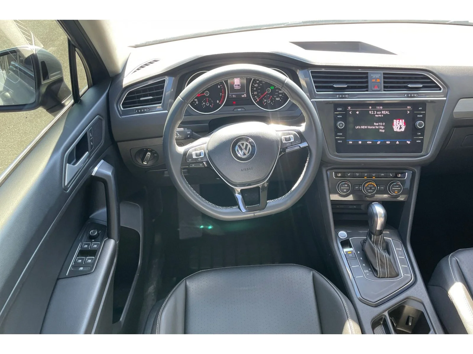 Used 2021 Pyrite Silver Metallic Volkswagen SE image 15