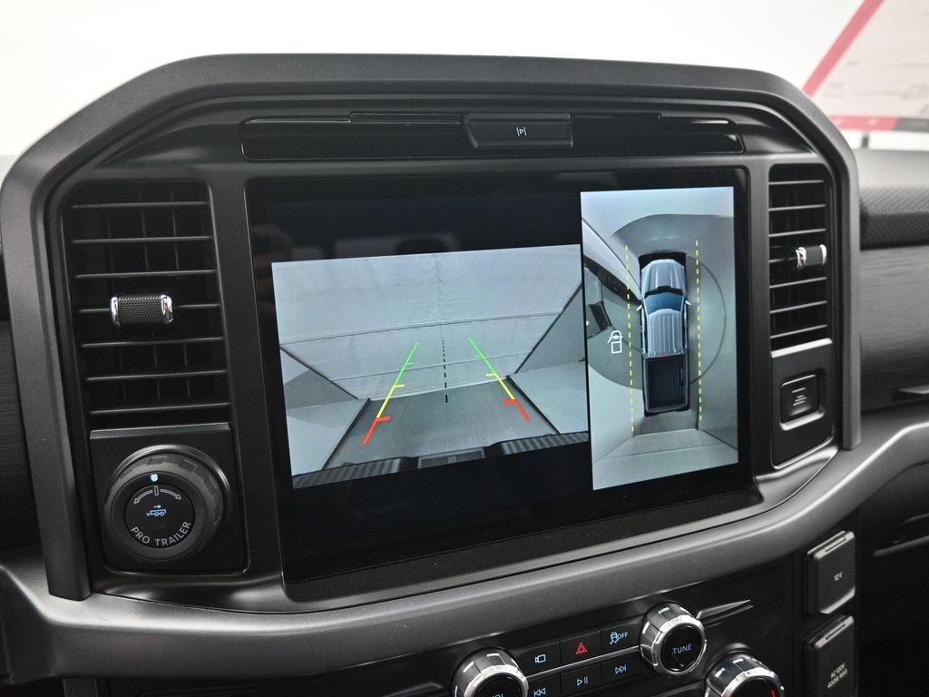 New 2025 Oxford White Ford XLT image 16