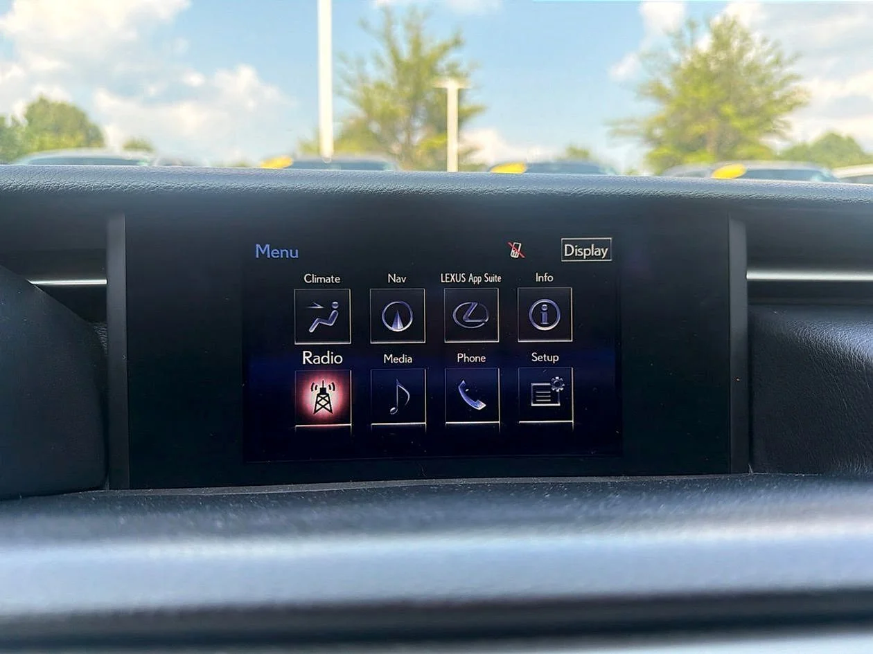 Used 2016  Lexus 350 image 23