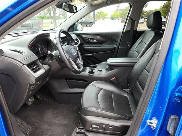 Used 2024 Riptide Metallic GMC SLT Front-Wheel Drive image 13