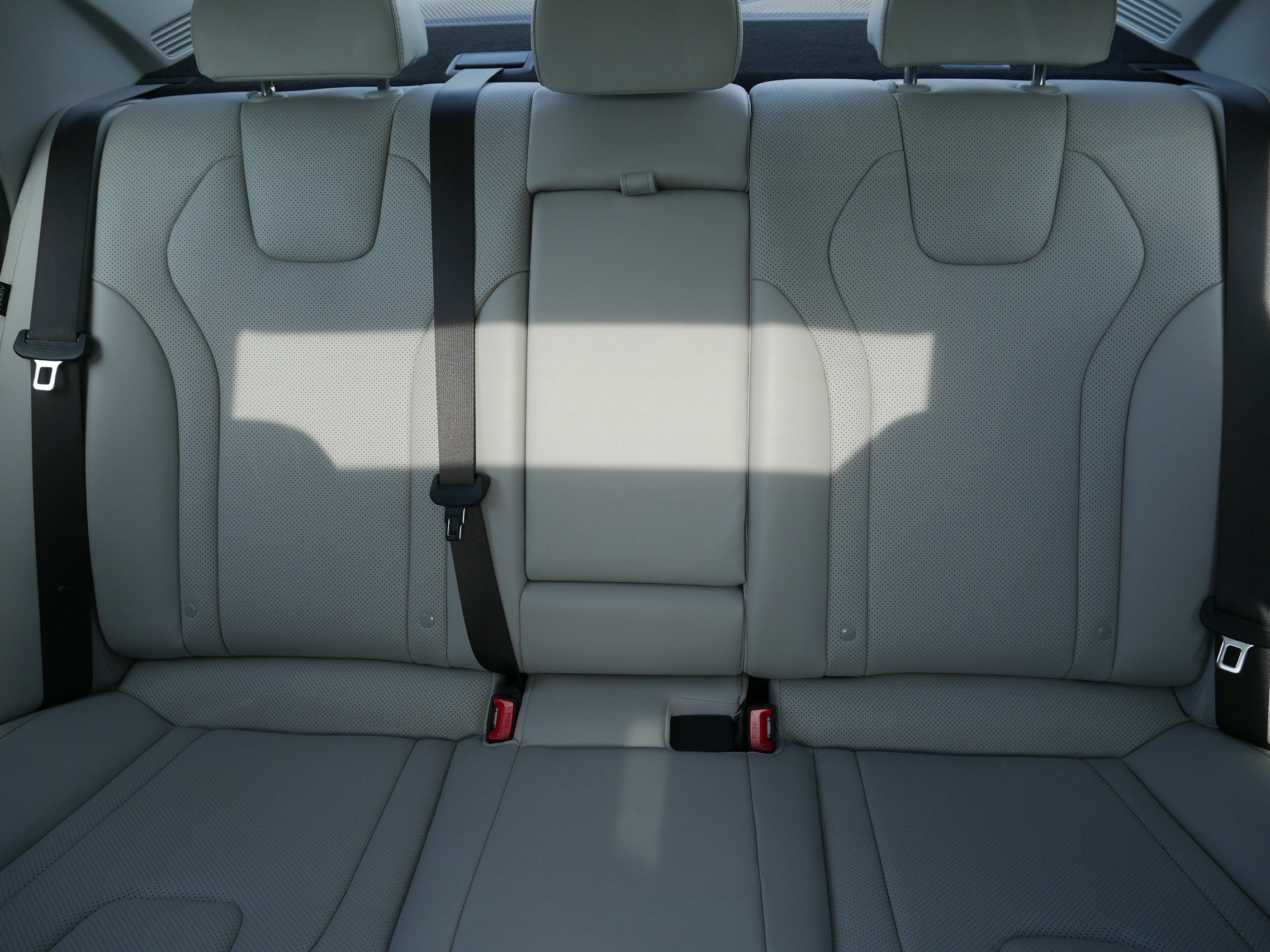 2026 Hyundai Elantra Limited - Photo 13