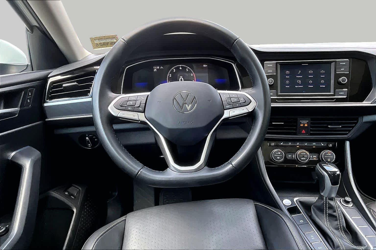 Certified Used 2023 Opal White Pearl Effect Volkswagen SE image 6