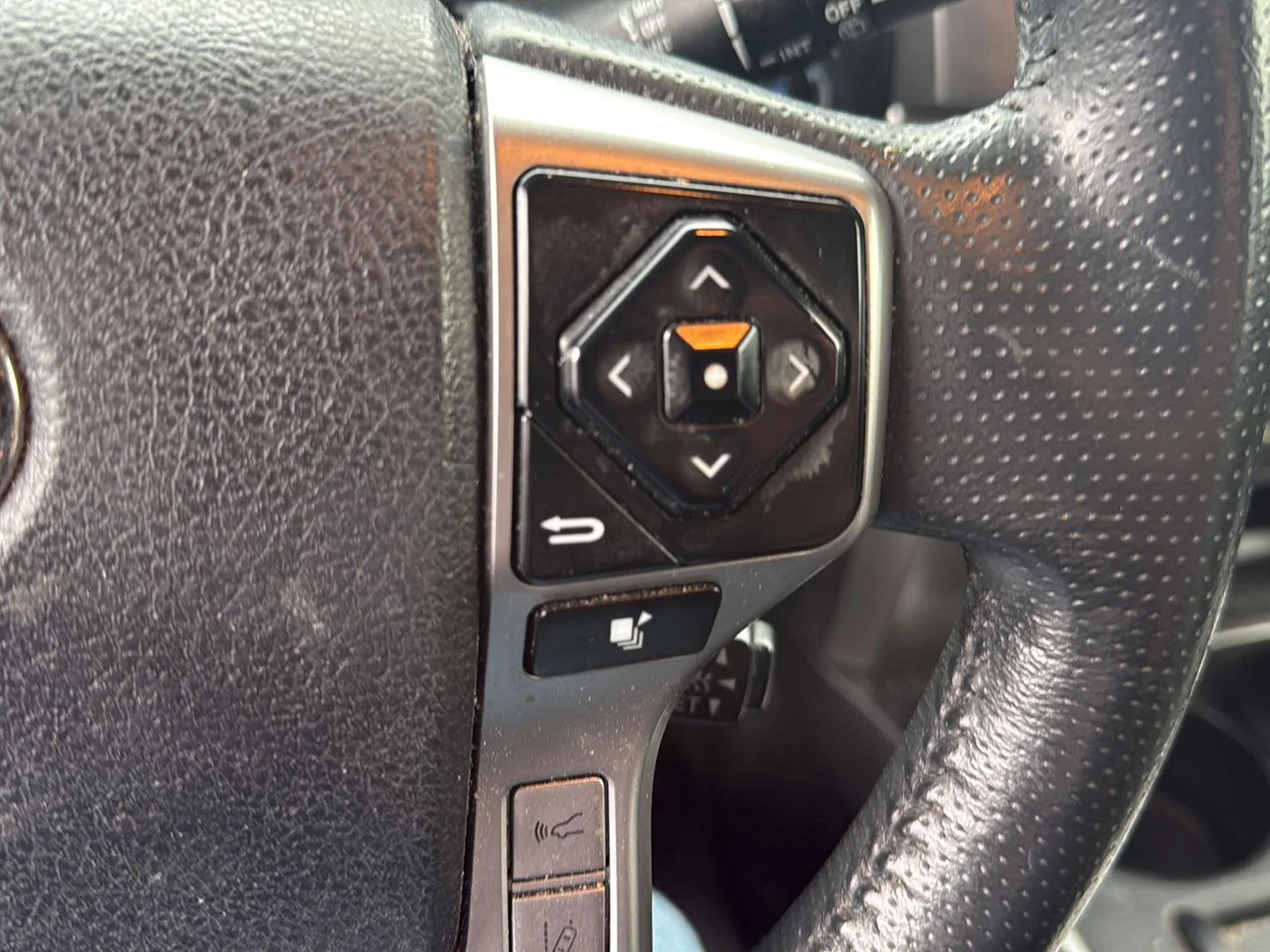 Used 2022 Midnight Black Metallic Toyota SR5 Premium image 21