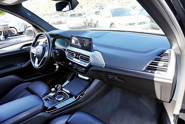 Used 2024 Black BMW sDrive30i image 10