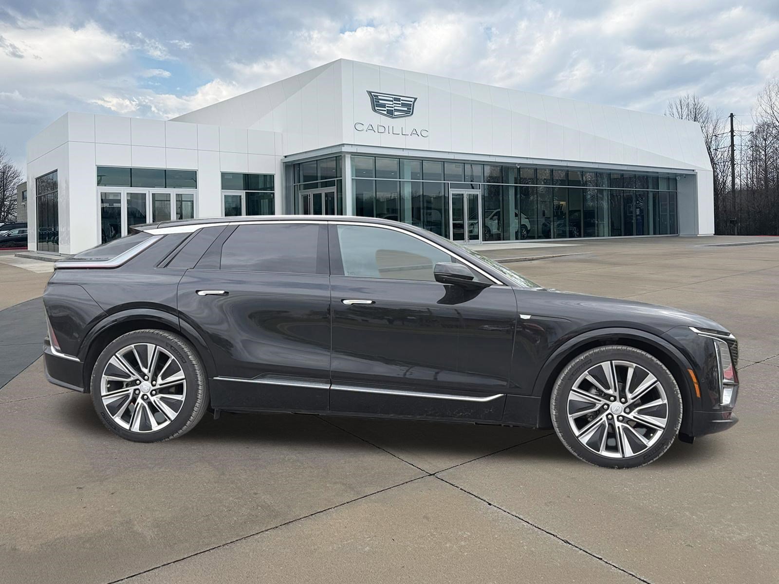 Certified 2025 Cadillac LYRIQ Luxury 3 with VIN 1GYKPTRL0SZ300939 for sale in Bentonville, AR