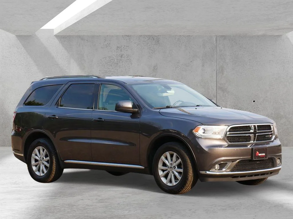 Used 2015 Gray Dodge SXT image 1