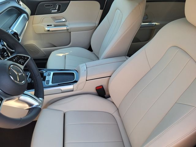 New 2026 Polar White Mercedes-Benz GLB 250 image 8