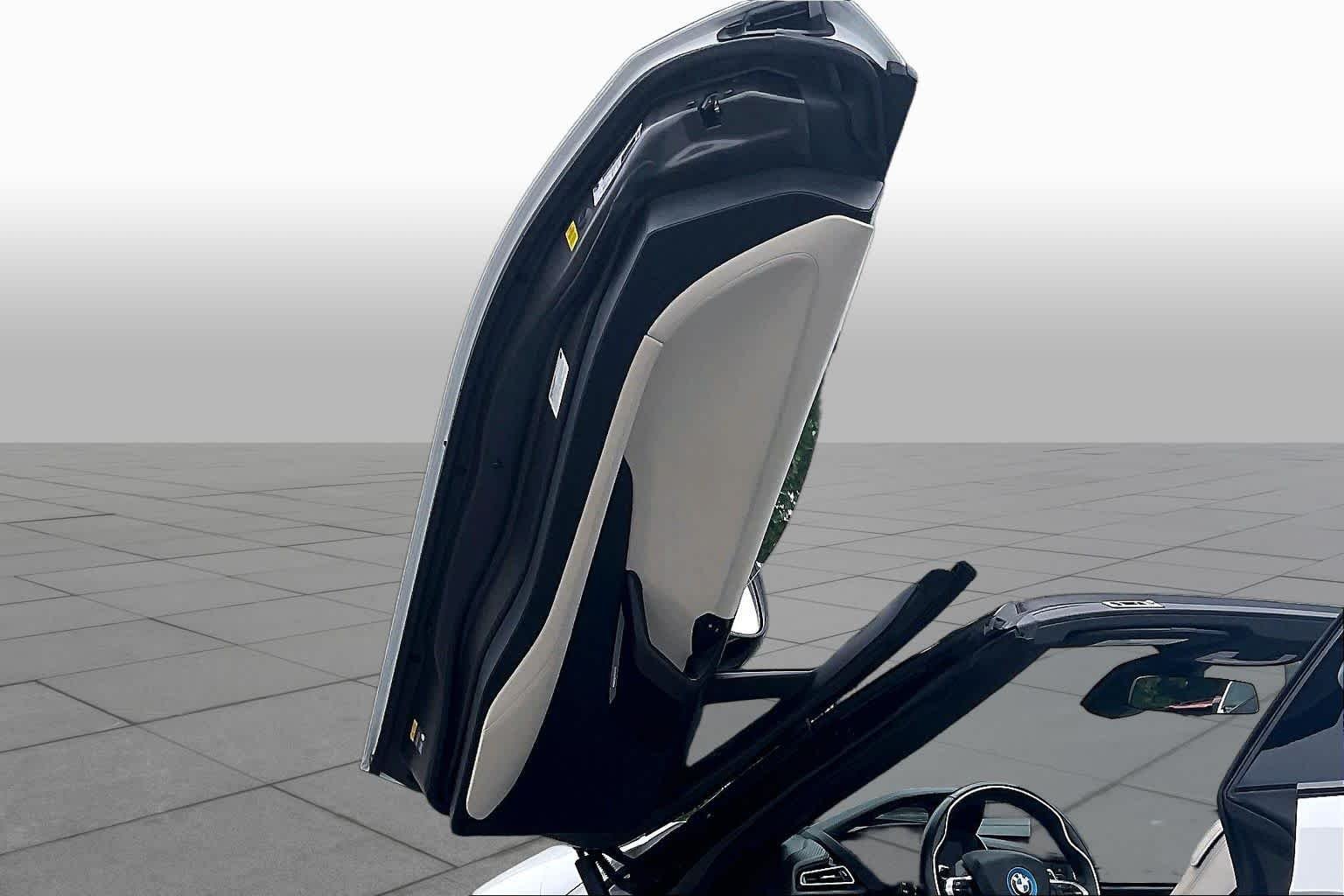 Used 2019 Crystal White Pearl Metallic w/Frozen Gray Accent BMW  image 18