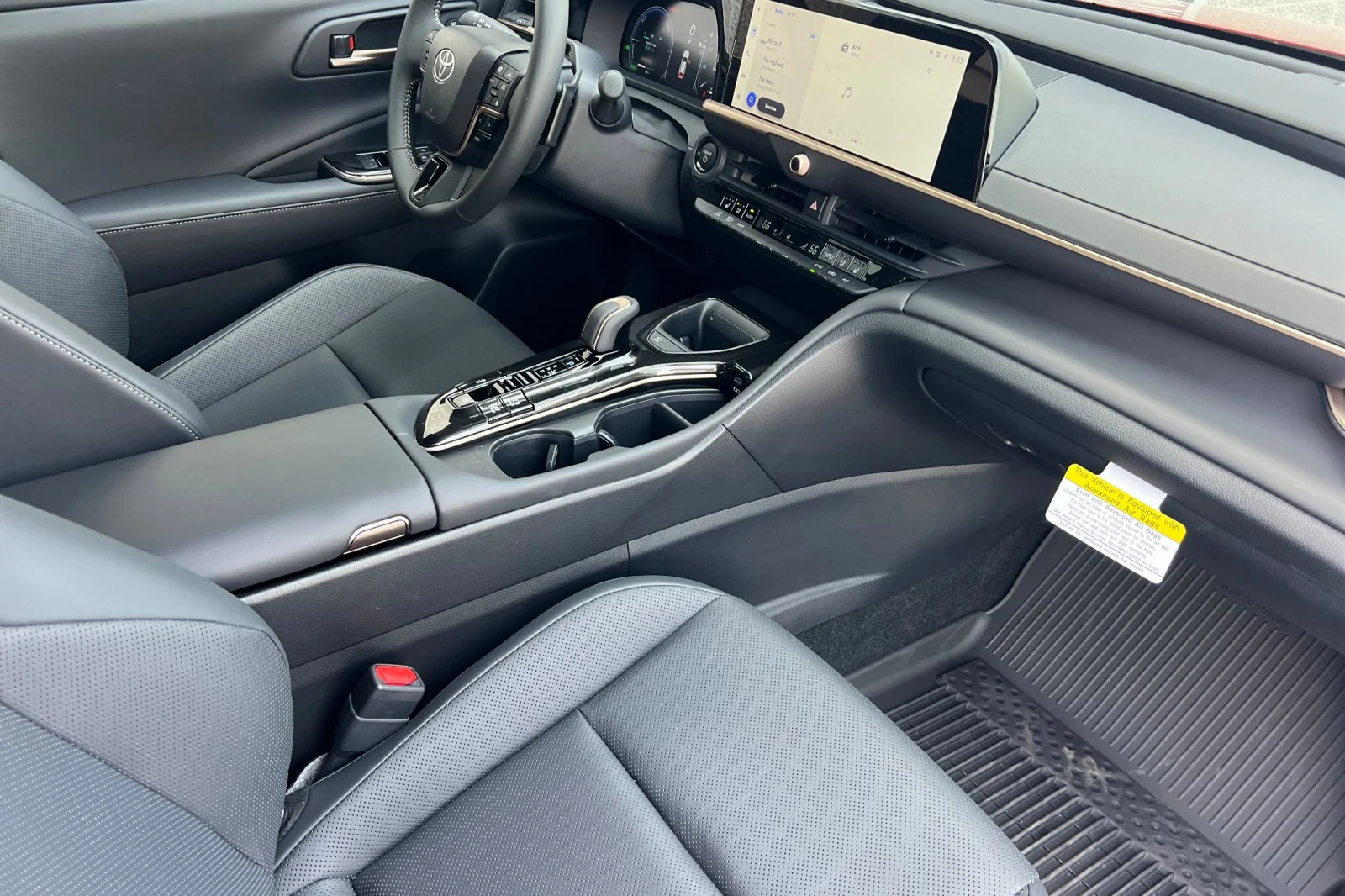 2026 Toyota Crown Signia Limited - Photo 13