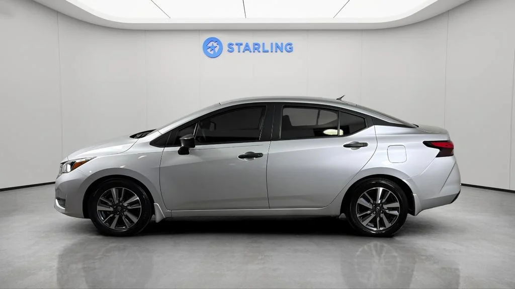 Used 2024  Nissan S image 3