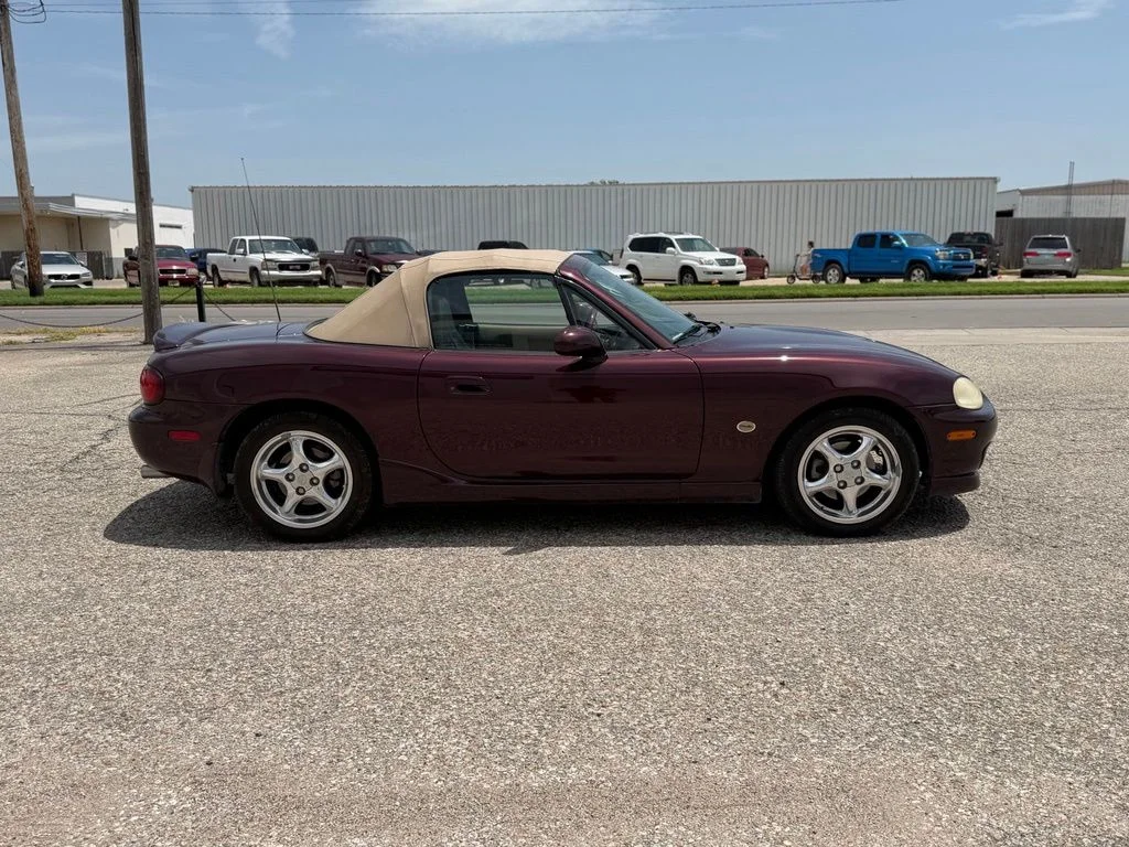 Used 2000 Red Mazda LS image 2