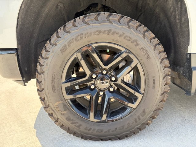 Used 2022 Summit White Chevrolet LT Trail Boss image 10