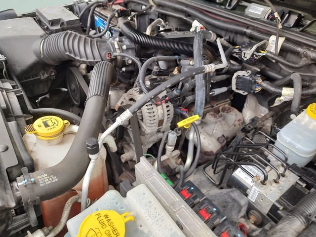 Used 2008 Green Jeep X image 29