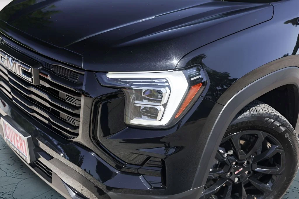 Used 2026 Black GMC Elevation image 3