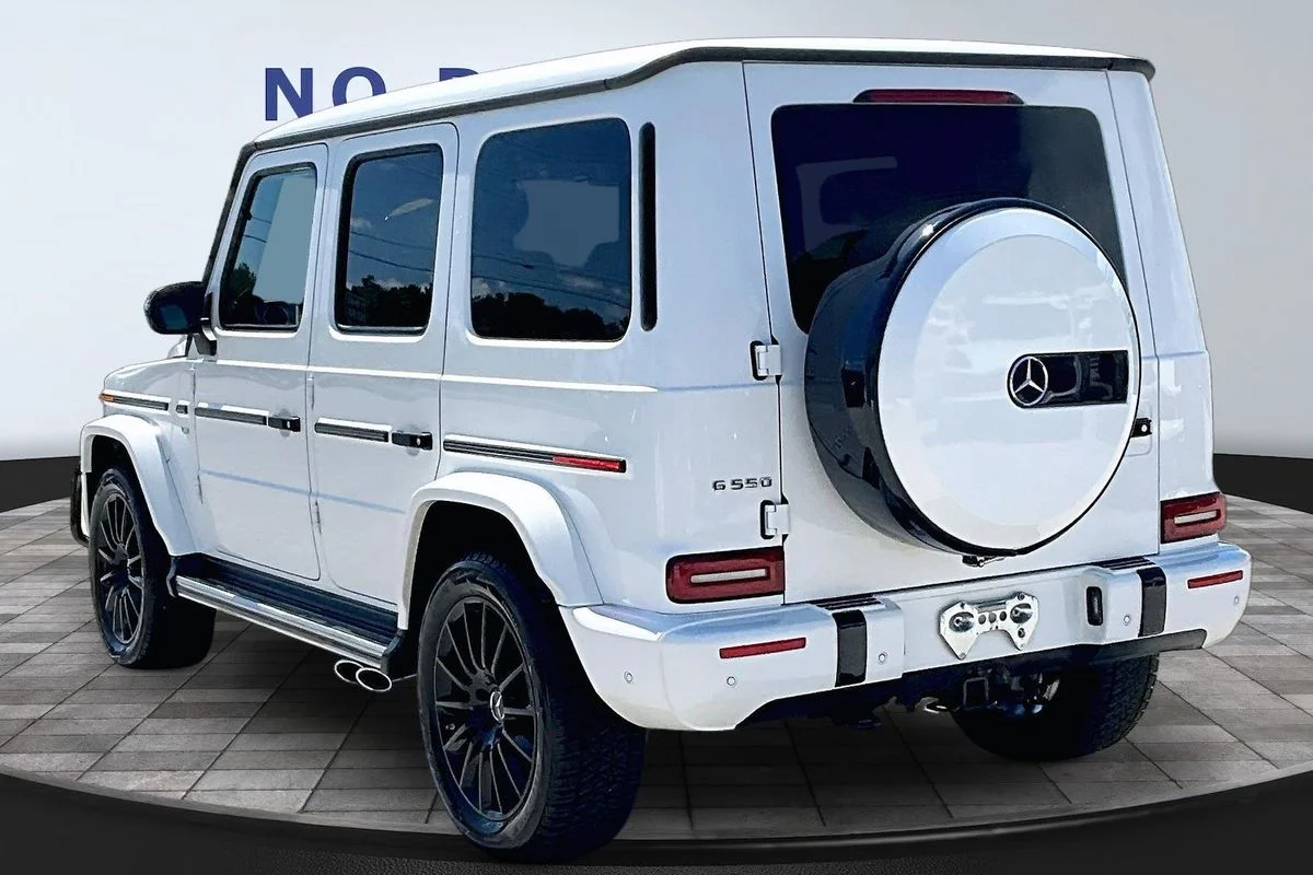 Used 2021  Mercedes-Benz SUV image 4