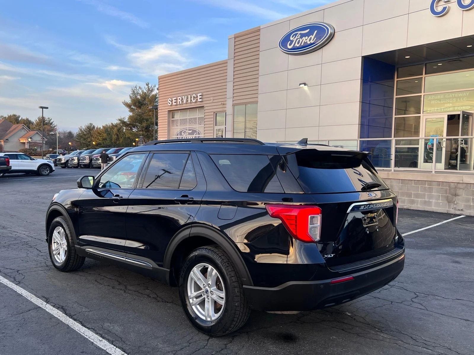 Used 2023 Agate Black Metallic Ford XLT image 3