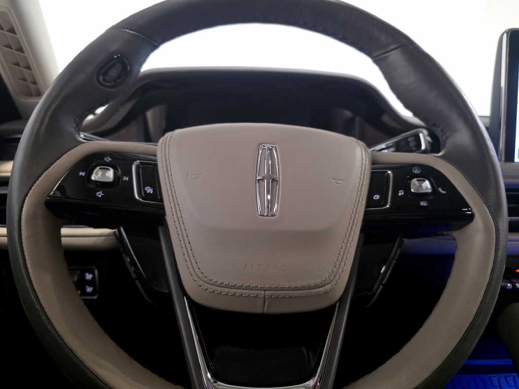 Used 2024 White Metallic Lincoln Reserve image 21