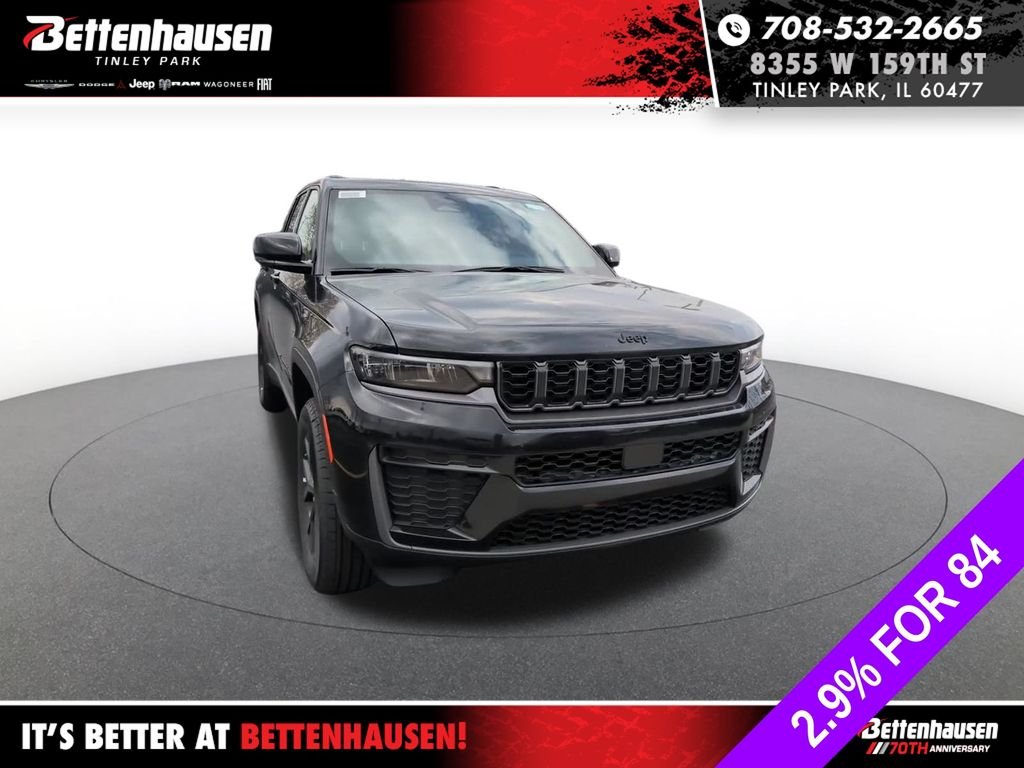 New 2026 Diamond Black Crystal Pearl-Coat Exterior Paint Jeep Altitude image 5