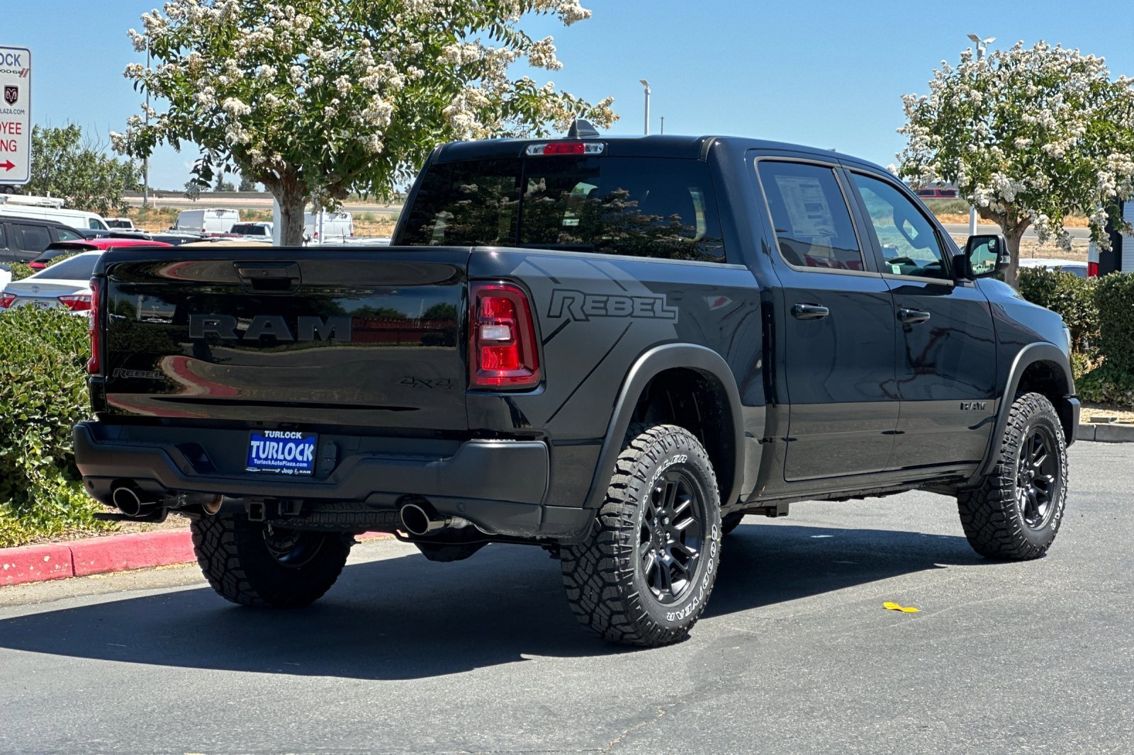 View vehicle photo 4