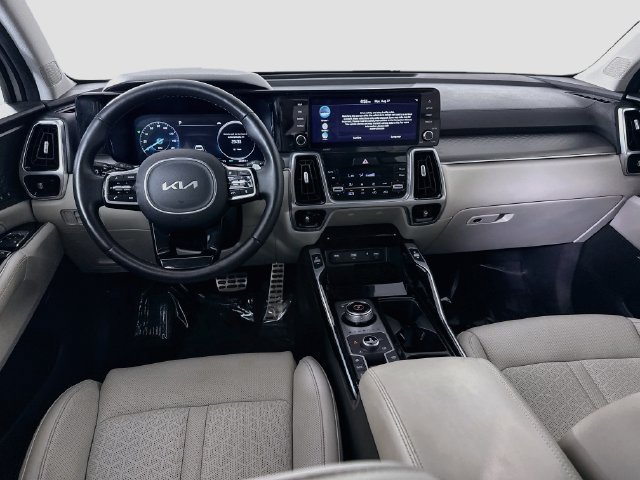 Used 2023 Snow White Pearl Kia SX Prestige image 13