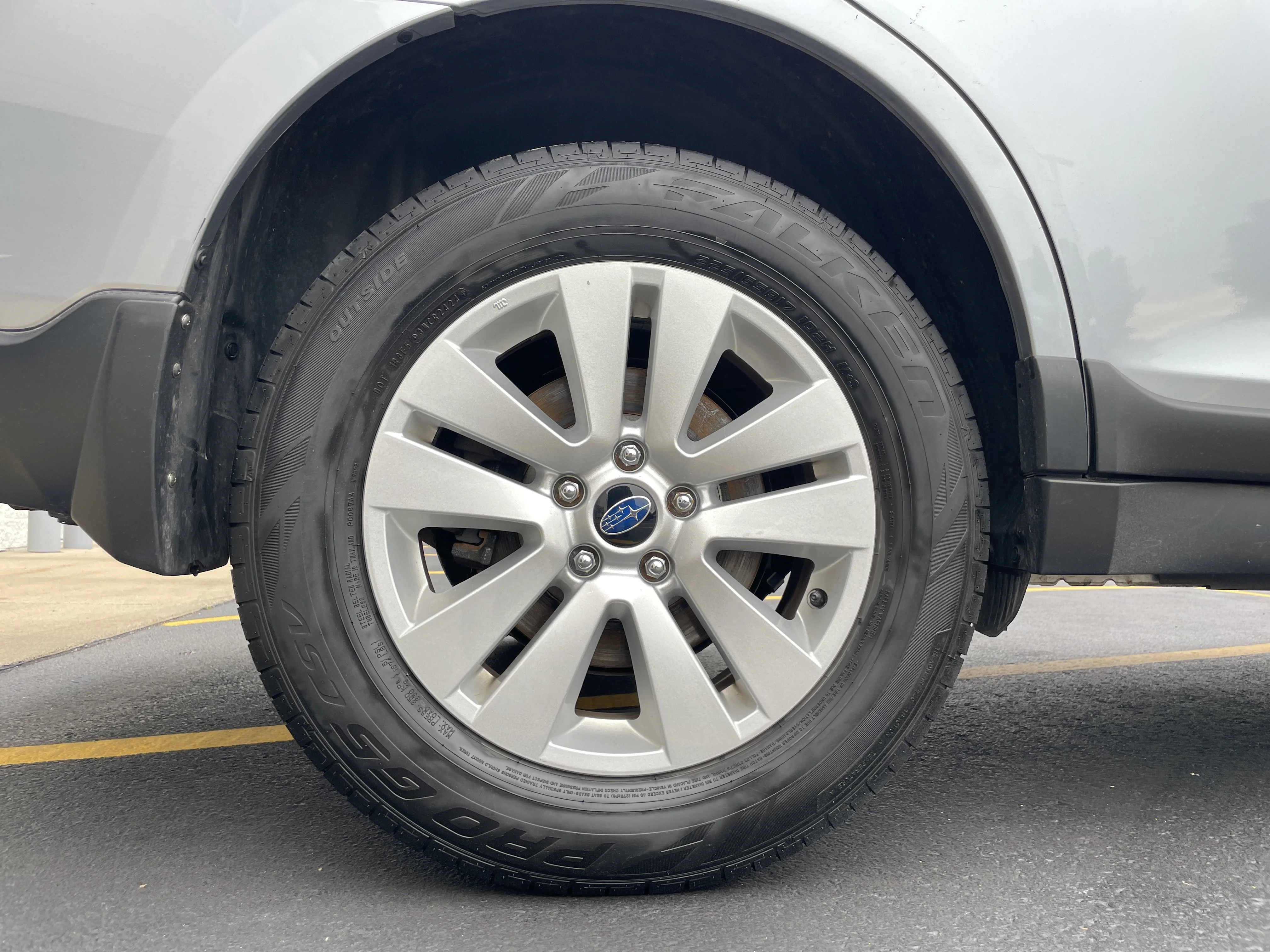 Used 2017 Ice Silver Metallic Subaru 2.5i image 9