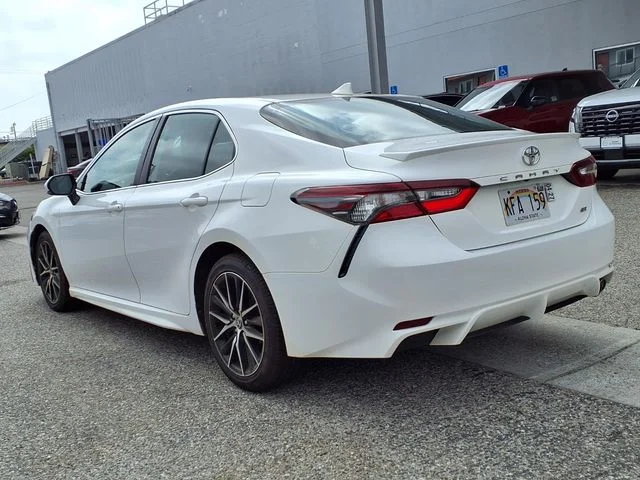 Used 2022 White Toyota SE image 3