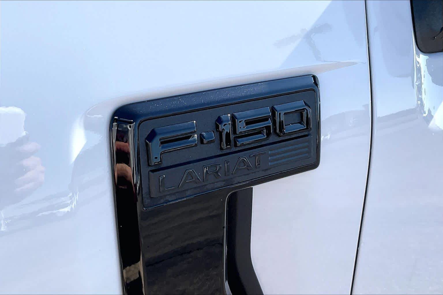 New 2026 Oxford White Ford LARIAT image 15