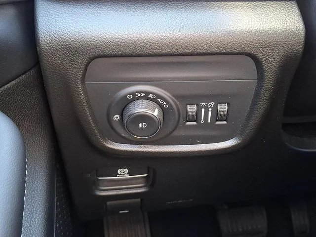 Used 2023 Gray Metallic Jeep Limited image 23