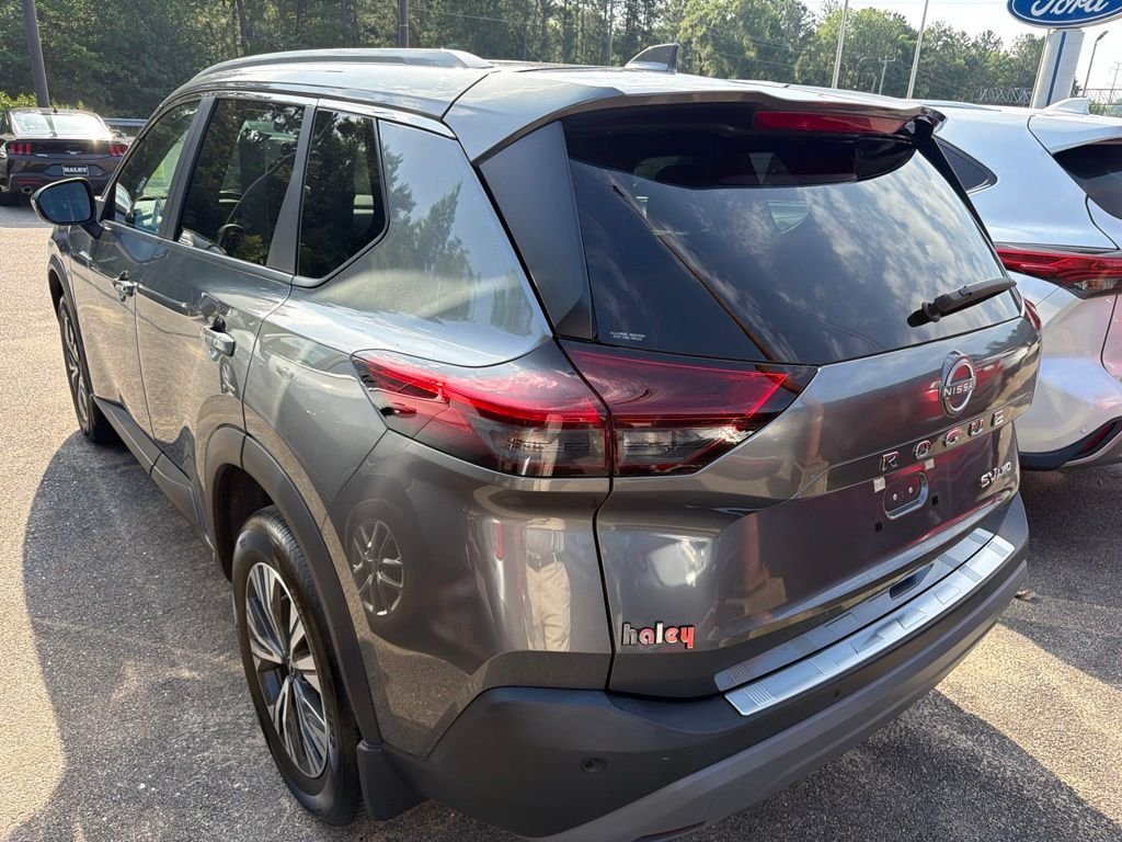 Used 2023 Gray Nissan SV image 3