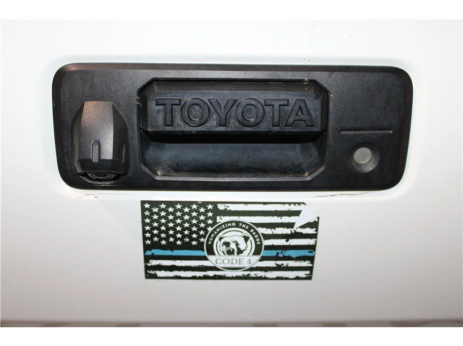 Used 2016 White Toyota SR5 Pickup 4D 5 ft image 15