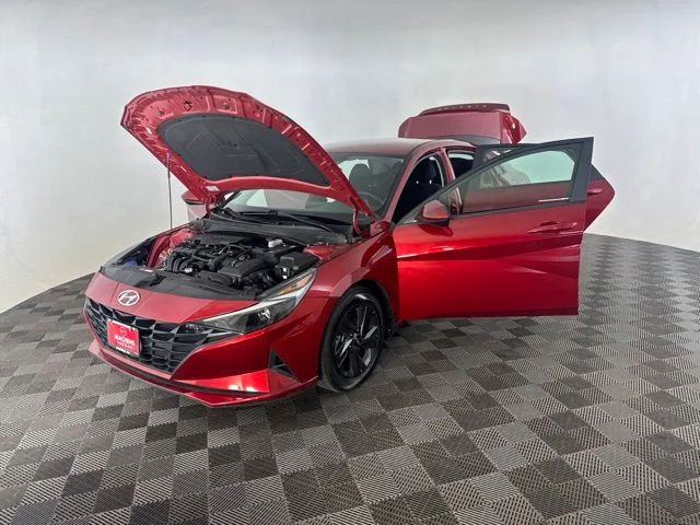 Used 2023 Red Hyundai SEL image 12