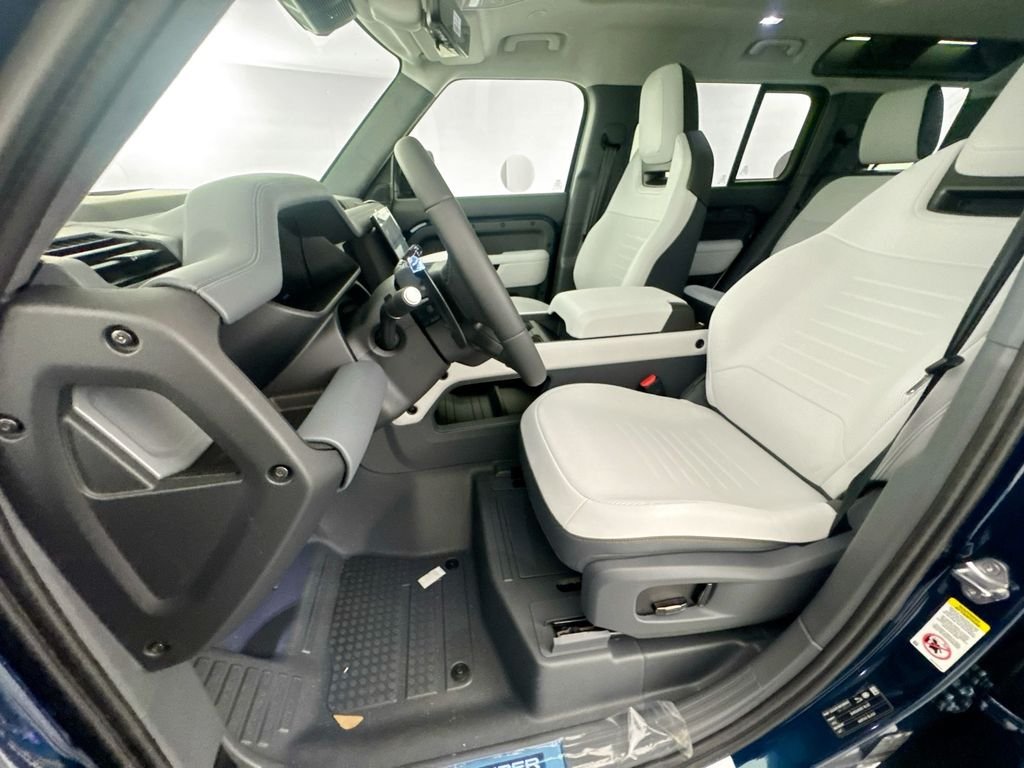New 2026 Sargasso Blue Land Rover OCTA image 21