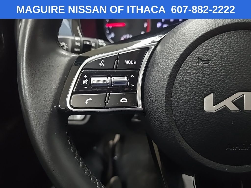 Used 2023 Black Kia S image 19