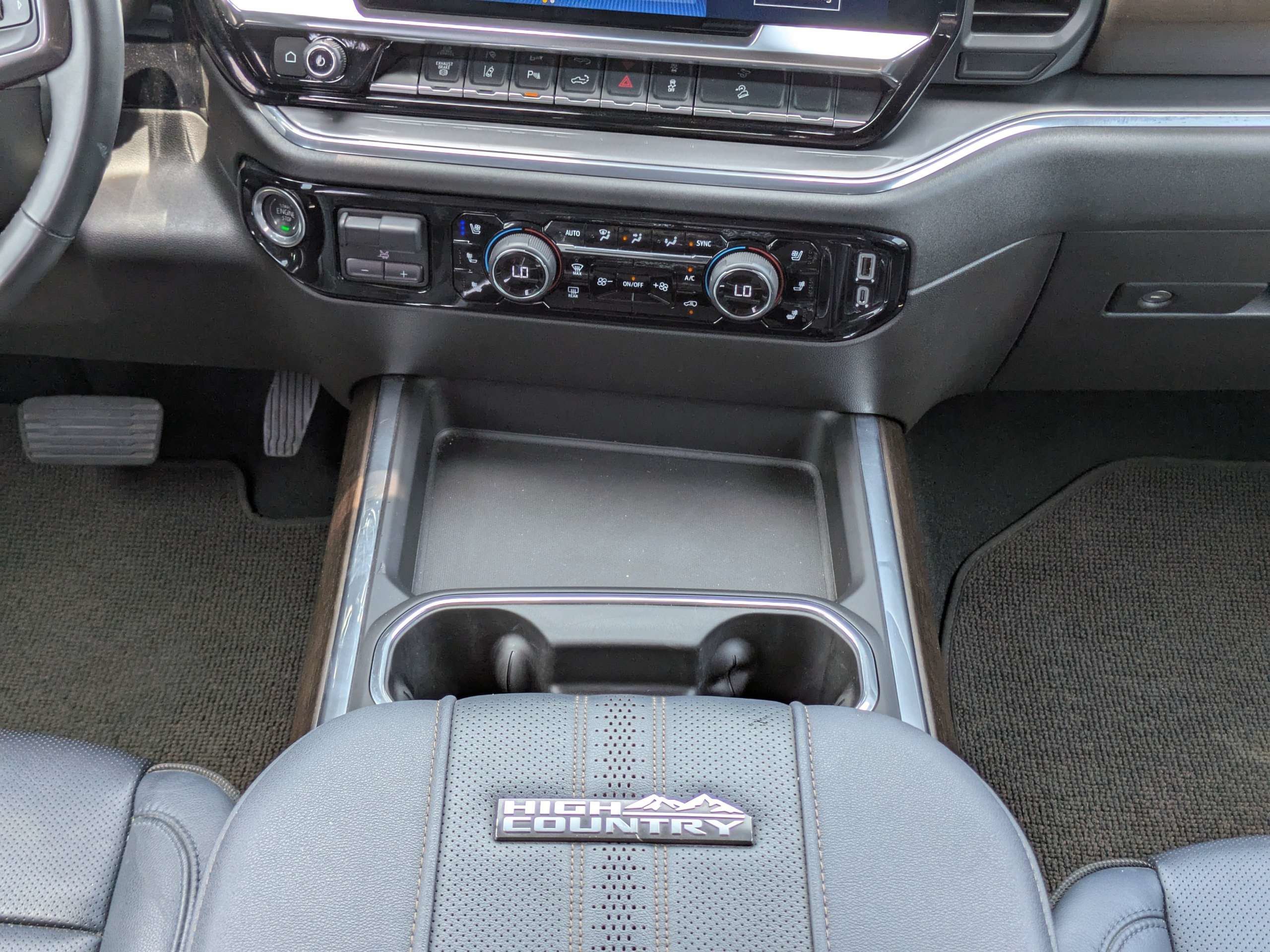 Used 2025 Summit White Chevrolet High Country image 19