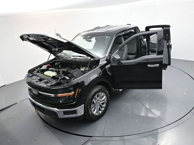 New 2026 Agate Black Metallic Ford XLT image 36