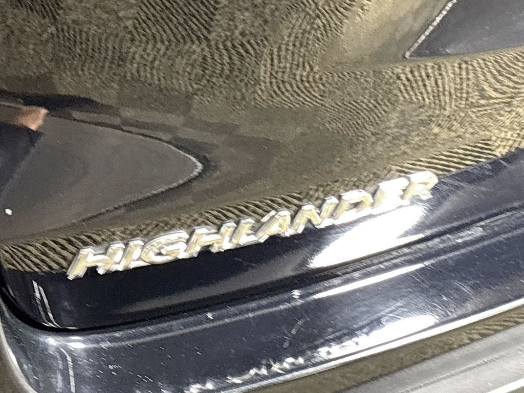 Used 2019 Midnight Black Metallic Toyota SE image 23
