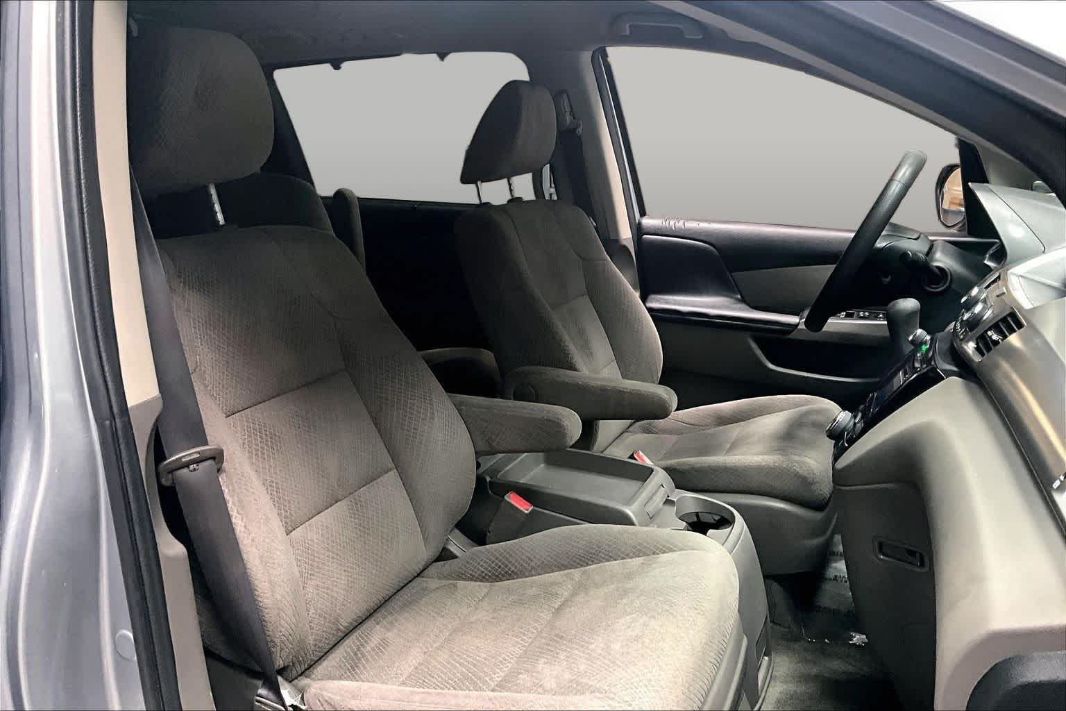 Used 2016  Honda SE image 8