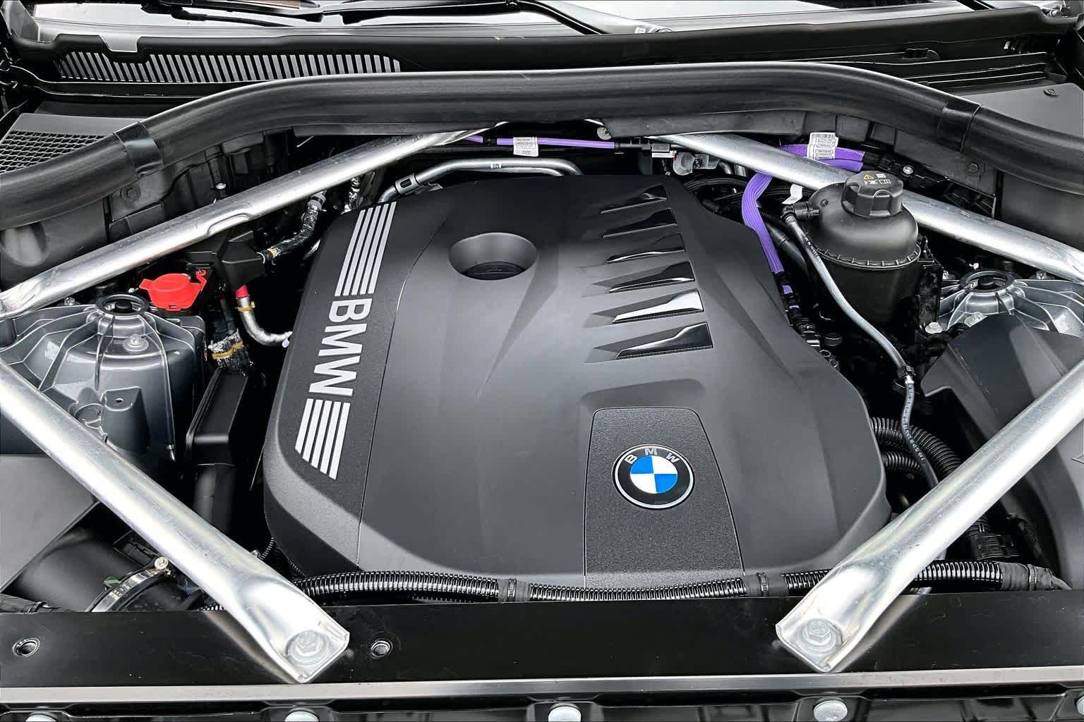 New 2026 Skyscraper Grey Metallic BMW xDrive40i image 16