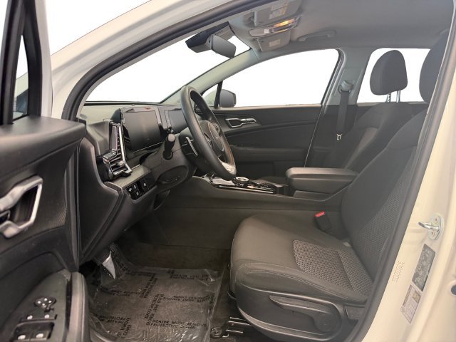 Used 2023 White Kia LX image 8