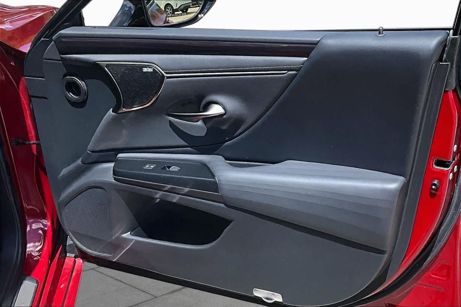 Used 2021 Matador Red Mica Lexus  image 27