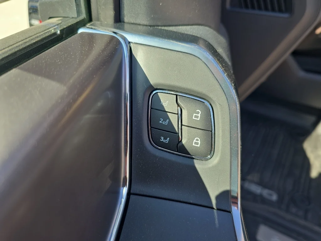 2025 Ford F-150 Platinum - Photo 12