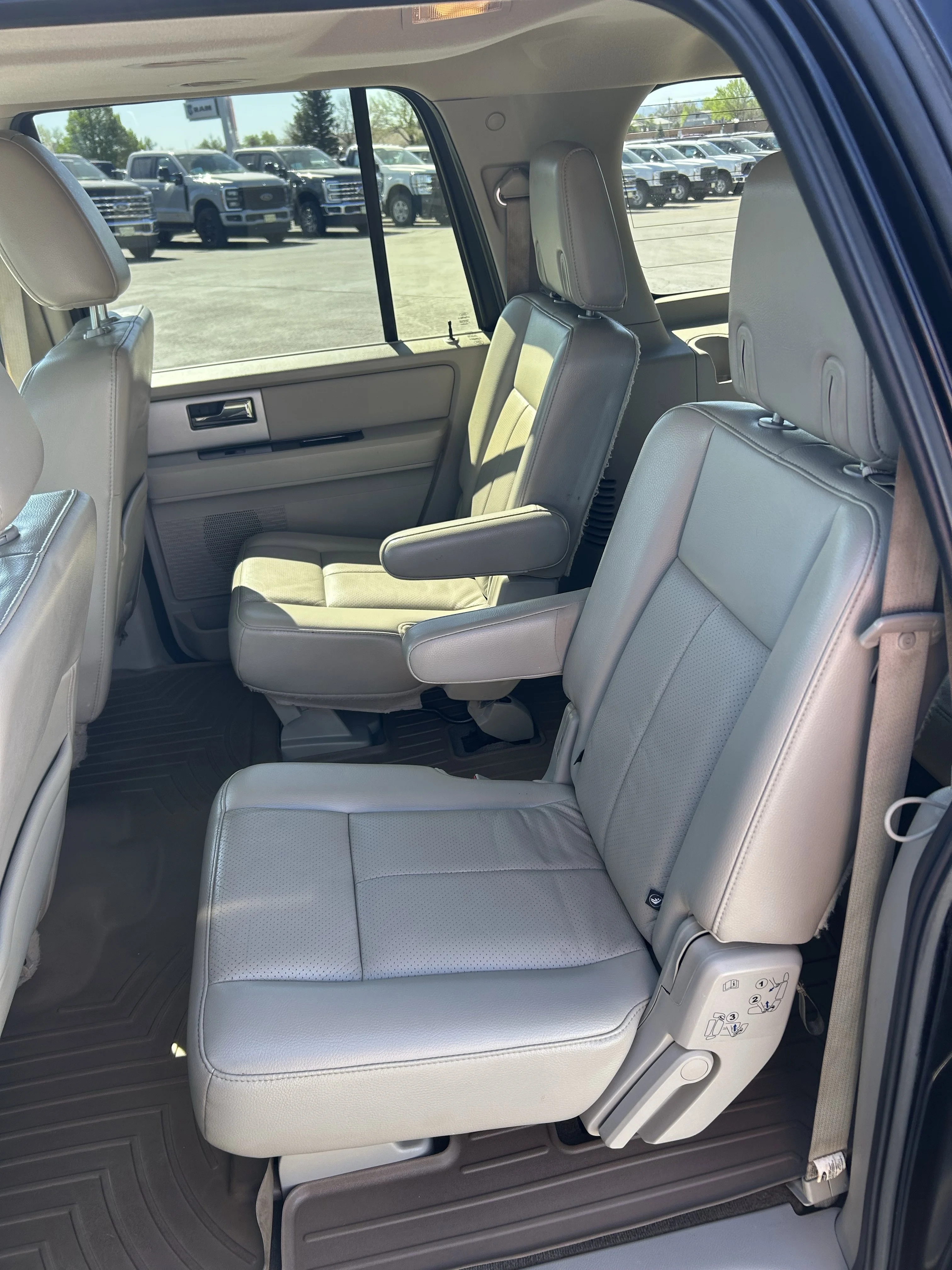 Used 2013 Red Ford Limited image 16