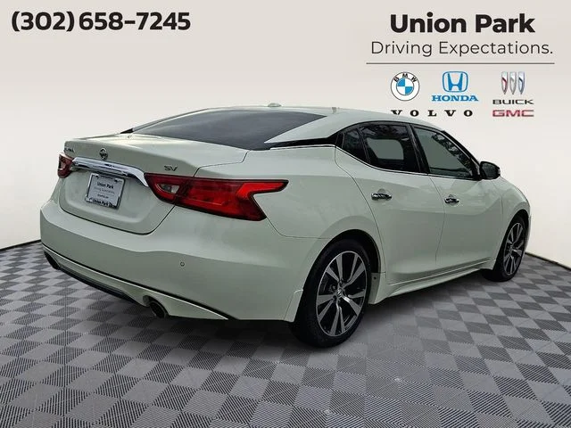 Used 2017 Pearl White Nissan 3.5 SV image 4