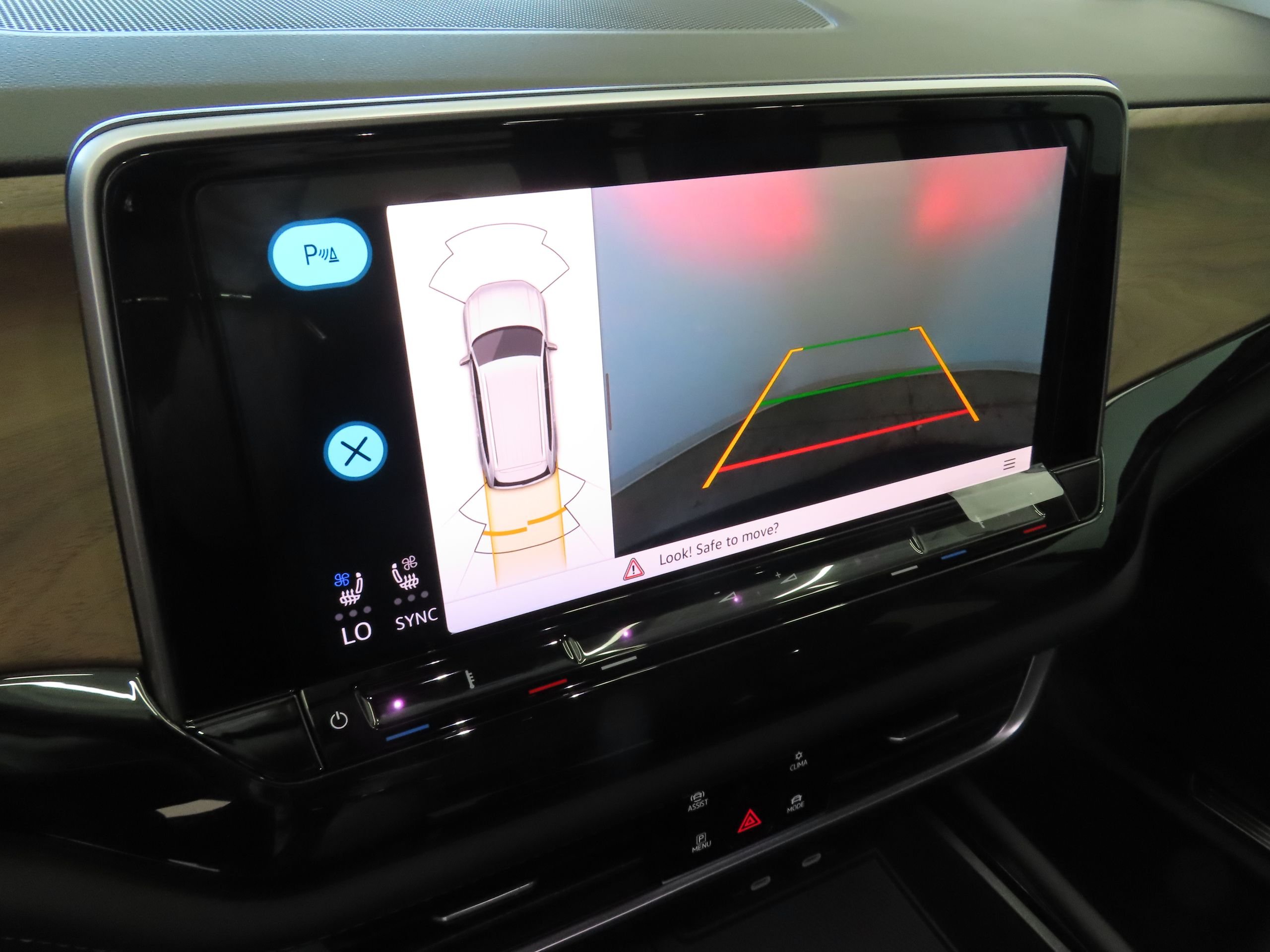 New 2026 Black Volkswagen 2.0T SE w/Technology image 18