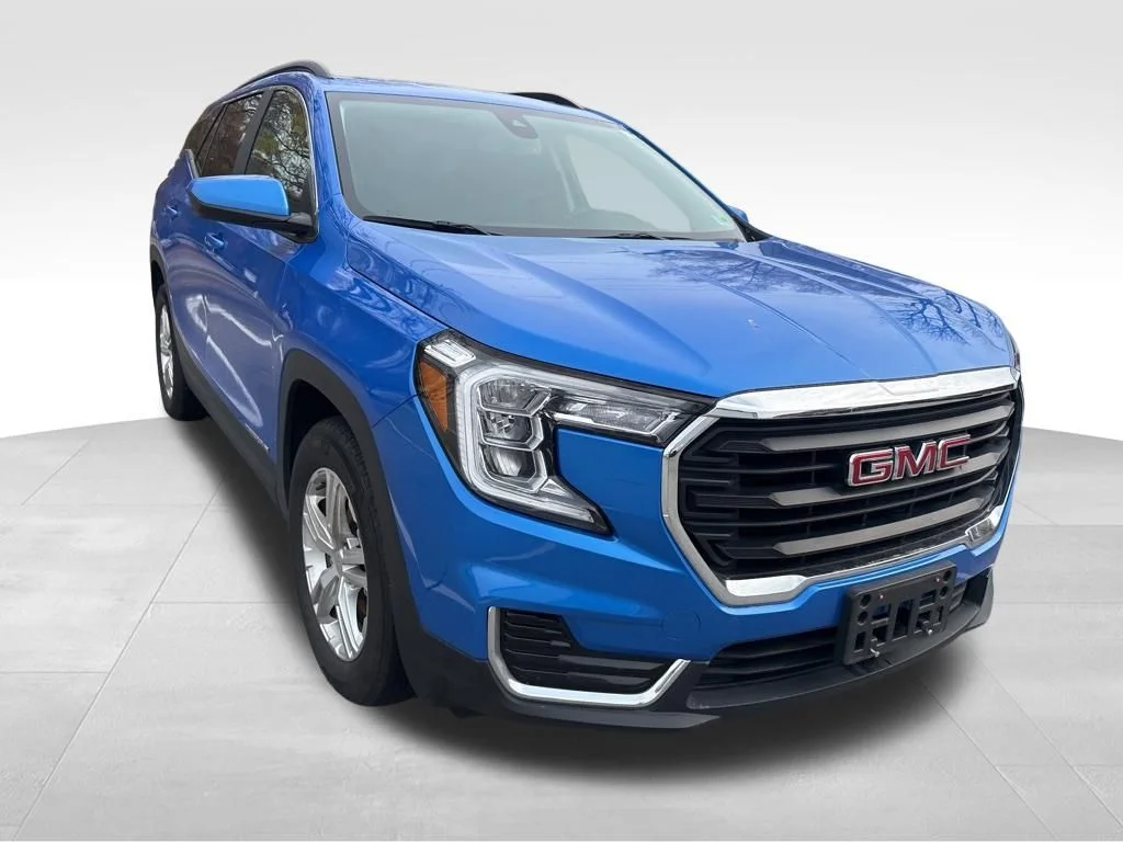 Used 2024 Blue GMC SLE image 9