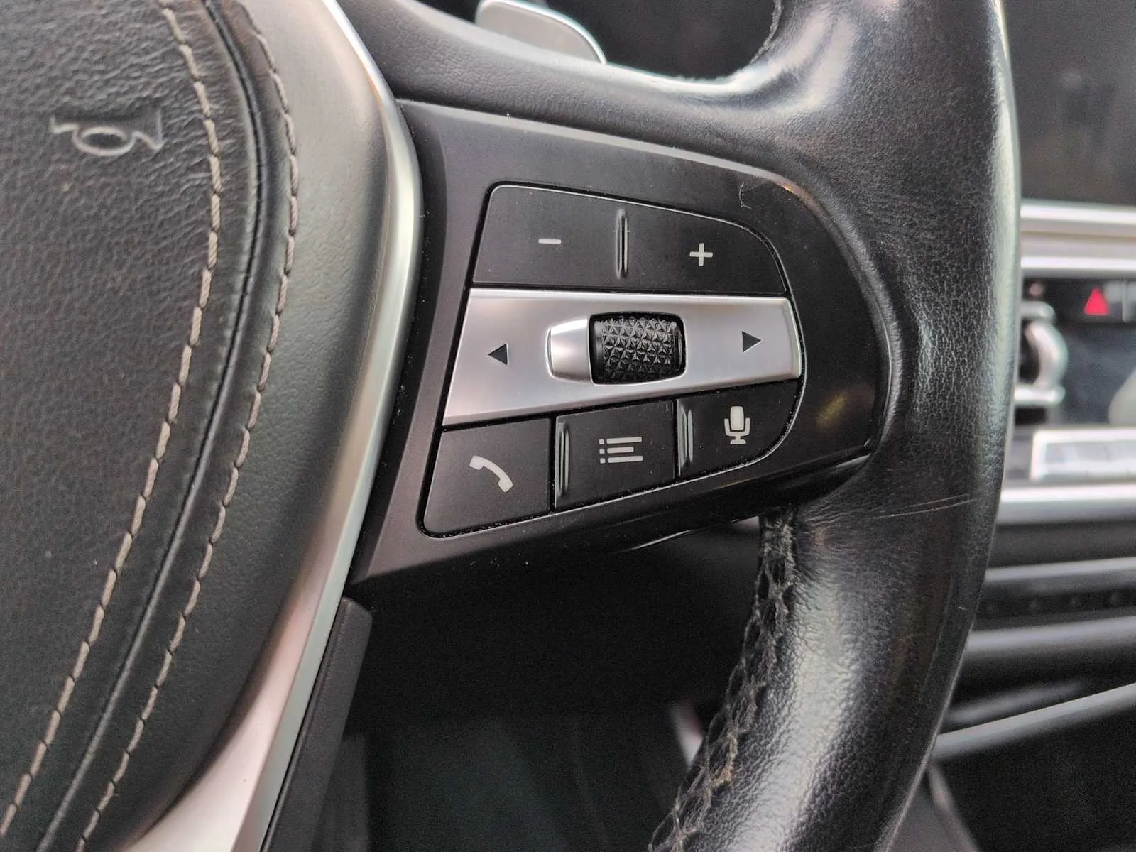 Used 2019 Phytonic Blue Metallic BMW xDrive40i image 26