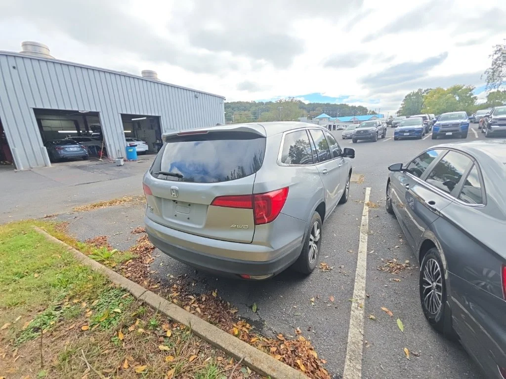 Used 2016  Honda EX-L image 3
