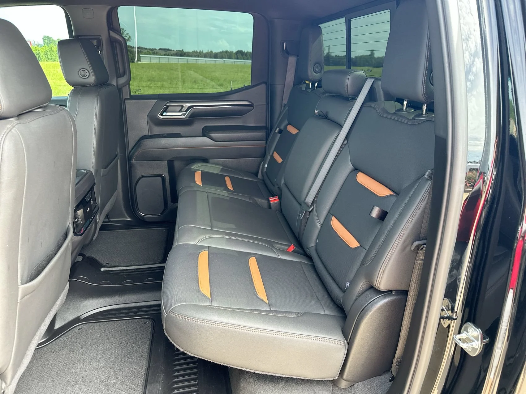 Used 2024 Onyx Black GMC AT4 image 22